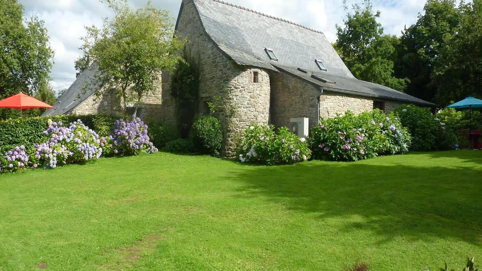Cosy Holiday Home In Huelgoat With Terrace, Cleaning Included